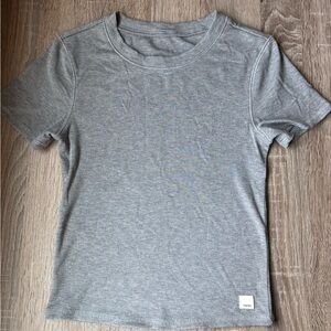 Vuori Heather Gray Ribbed Top